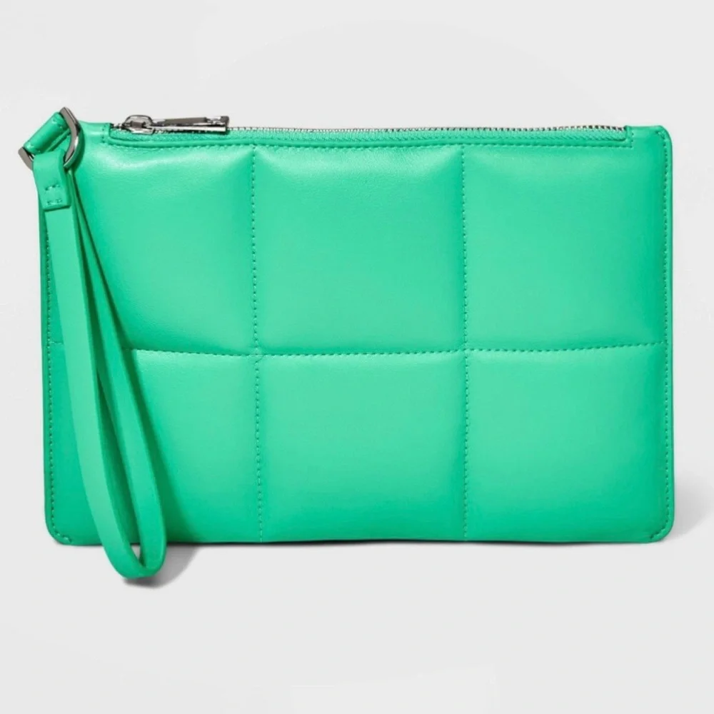 PADDED QUILT CLUTCH WRISTLET